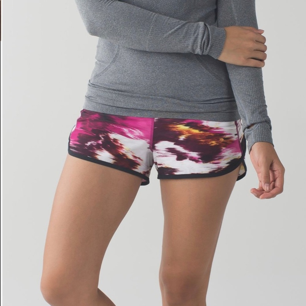 Original Lululemon Speed Up Shorts Wind Berry Rumble! Size 4.